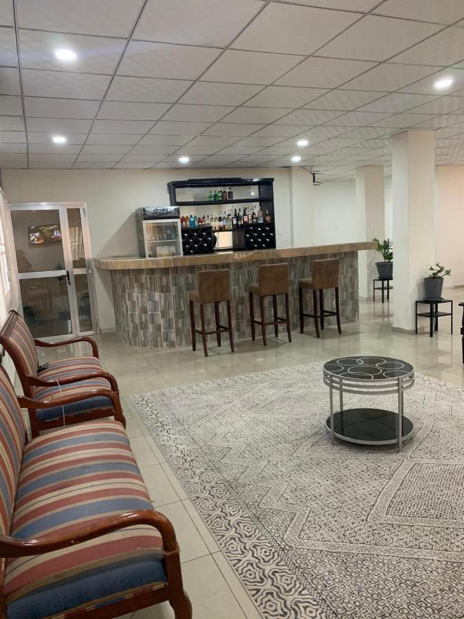Sky Inn Hotel ฟรีทาวน์ ภายนอก รูปภาพ