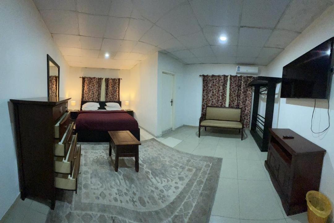 Sky Inn Hotel ฟรีทาวน์ ภายนอก รูปภาพ