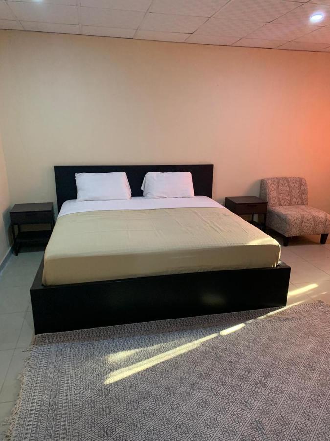 Sky Inn Hotel ฟรีทาวน์ ภายนอก รูปภาพ