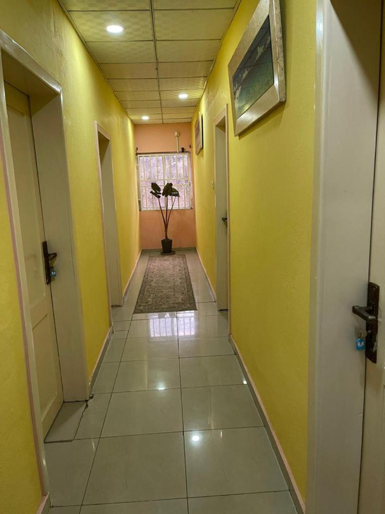Sky Inn Hotel ฟรีทาวน์ ภายนอก รูปภาพ